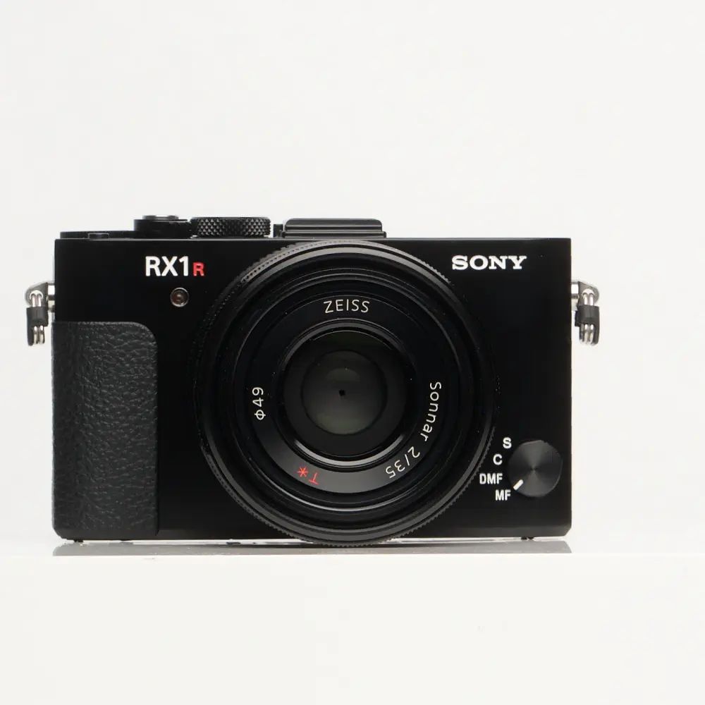 Sony Cyber-shot DSC-RX1R II Black Digital Camera 42.4MP Full-Frame ZEISS 35mm f/2 – Used
